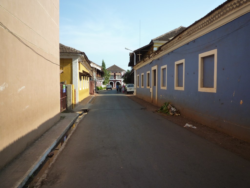 A street in Fontainhas, Panaji, showing Portuguese-influenced heritage houses.